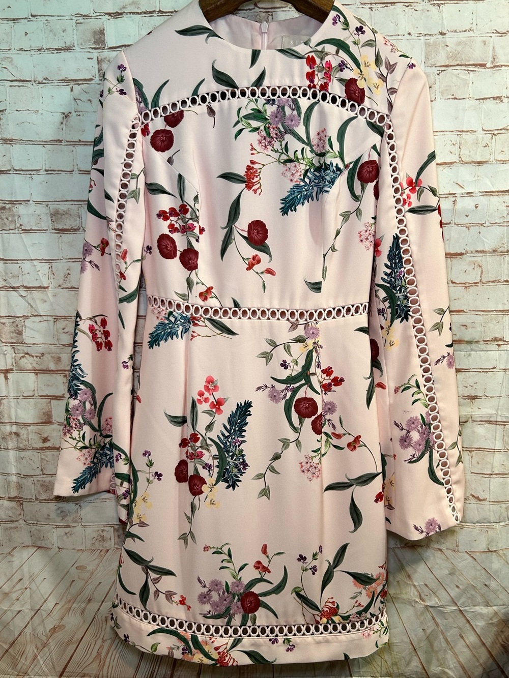 Keepsake The Label‎ Floral Bell Sleeve Shift Mini Dress Pink Romantic Wedding - Picture 5 of 14